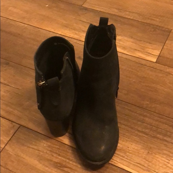 Blondo Shoes - Waterproof Blondo leather booties!